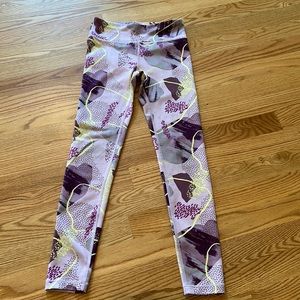 Athleta girl High rise printed chit chat leggings. Size 8-10 girls